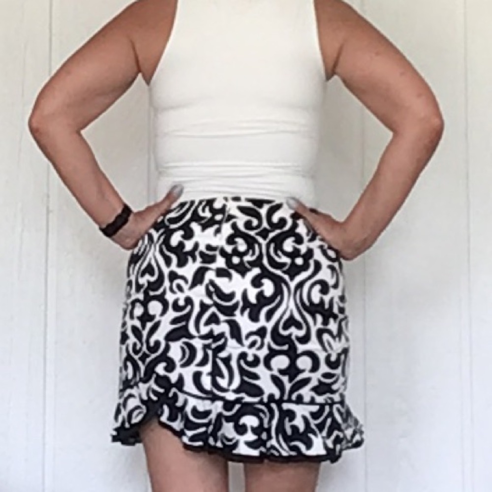 WHITE HOUSE BLACK MARKET RUFFLE HEM PATTERNED SKIRT SIZE 4 - Picture 4 of 11